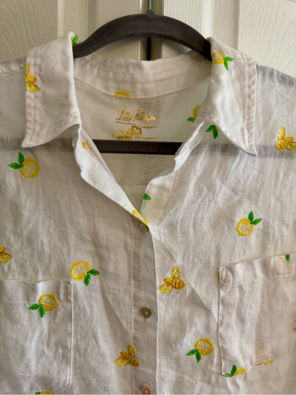 EUC Rare Lilly Pulitzer Lemon Bee Embroidered Sea View Linen Shirt Medium - Picture 3 of 5